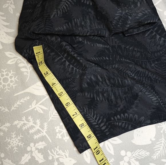Men's Black Patterned Swim Shorts- BNWT-size S - Picture 5 of 7